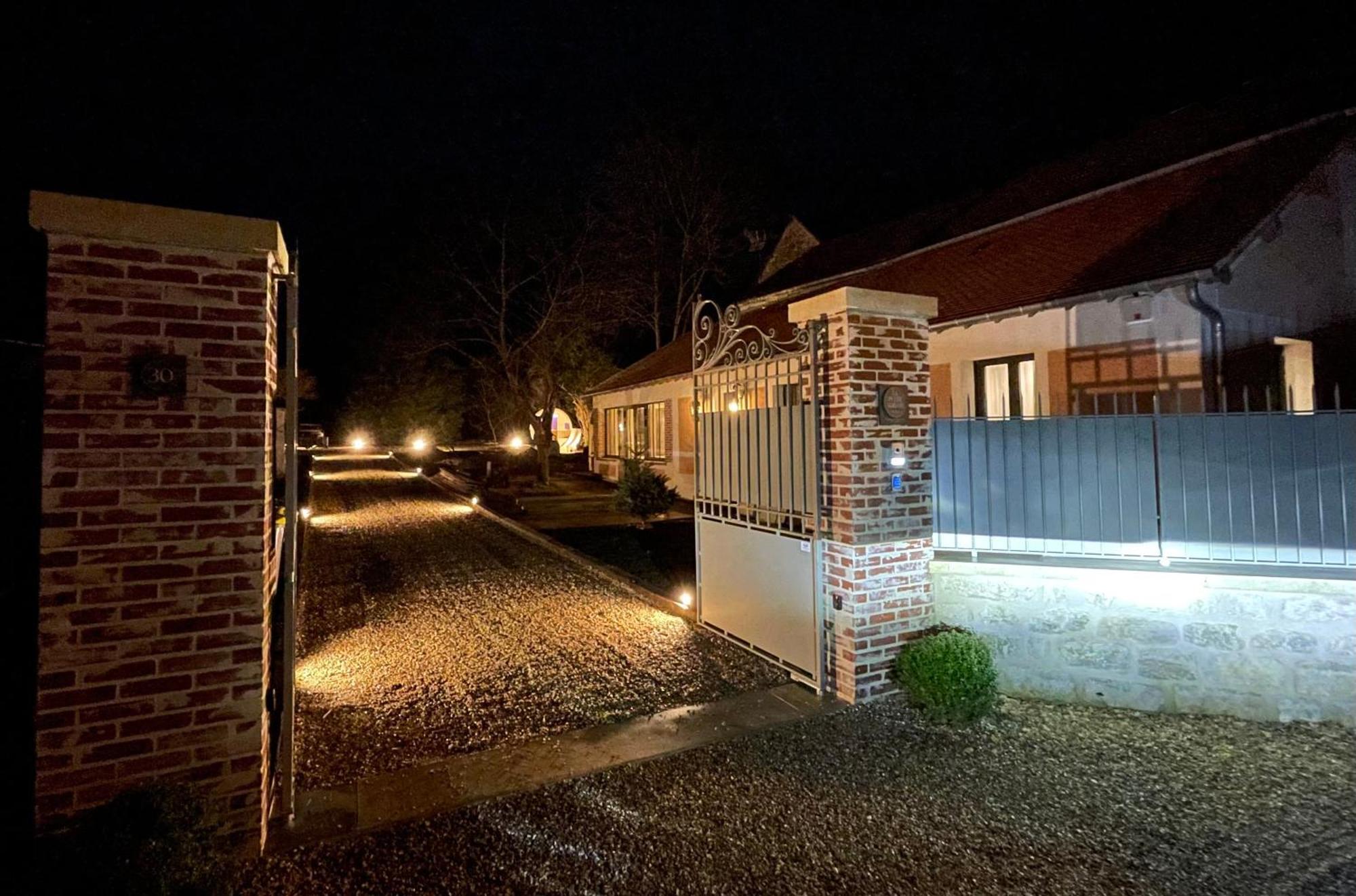 La Petite Maison De Giverny - Privatisation Gite De Charme 5 Etoiles Au Coeur Du Village - 3 Chambres Exteriör bild